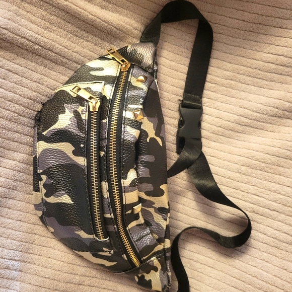 Fanny Pack - Picture 1 of 2